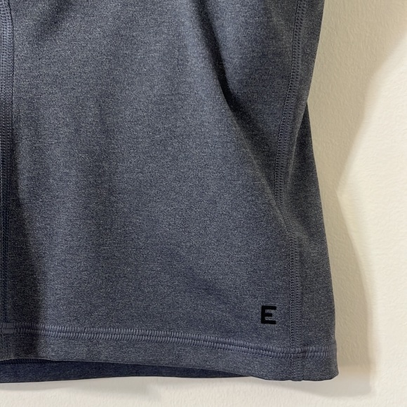 Everlane Perform Dark Grey Cami Cropped Tank Top Size Medium - Picture 7 of 8